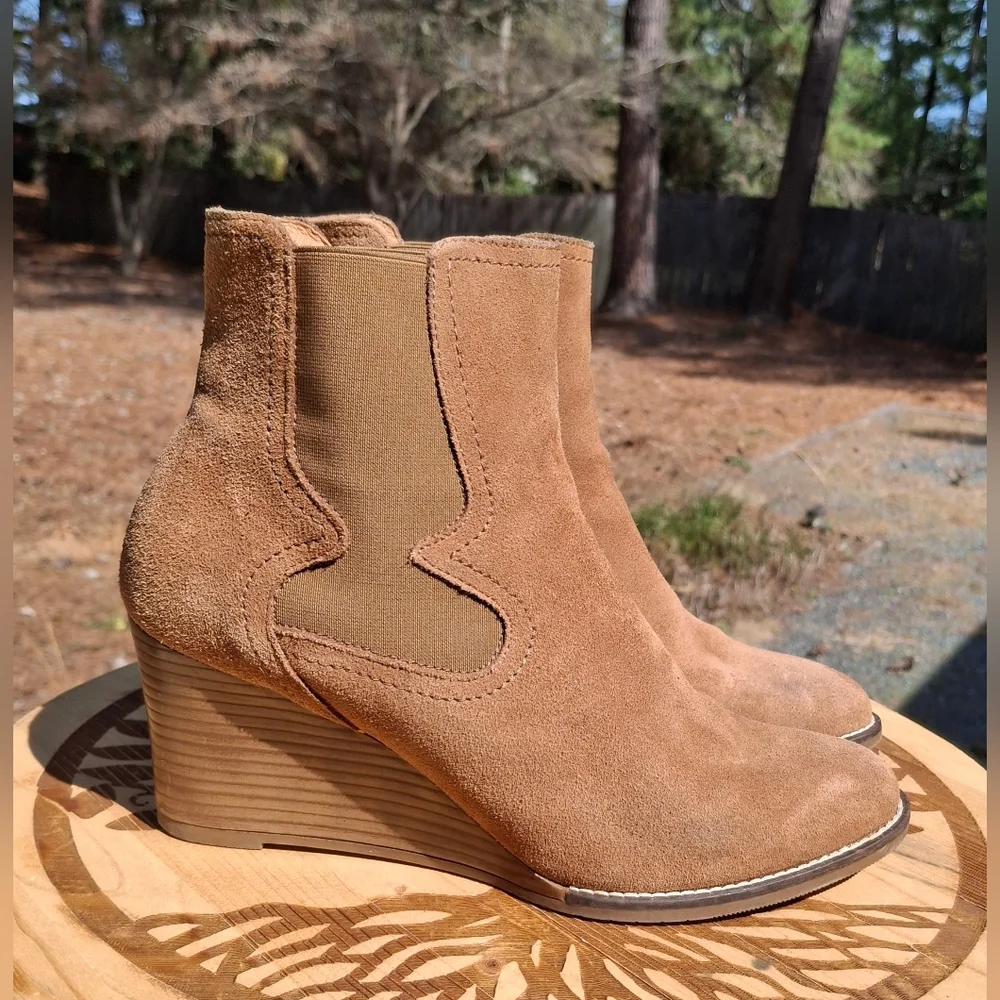Andre Assous Palmer CognacSuede Wedge Ankle Booties Size 8
